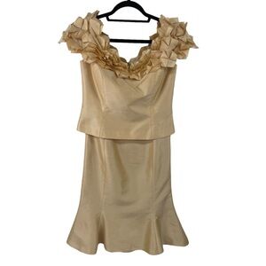 Elegant Cream Dress with Floral Accents in EUC